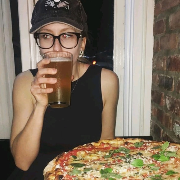 Meet your Posher, Jessica - Picture 1 of 1